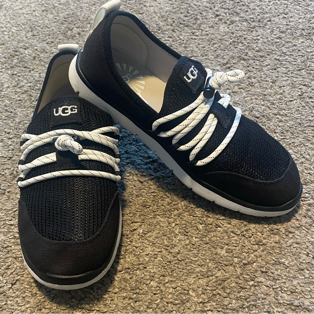 UGG threadlite bungee sneakers